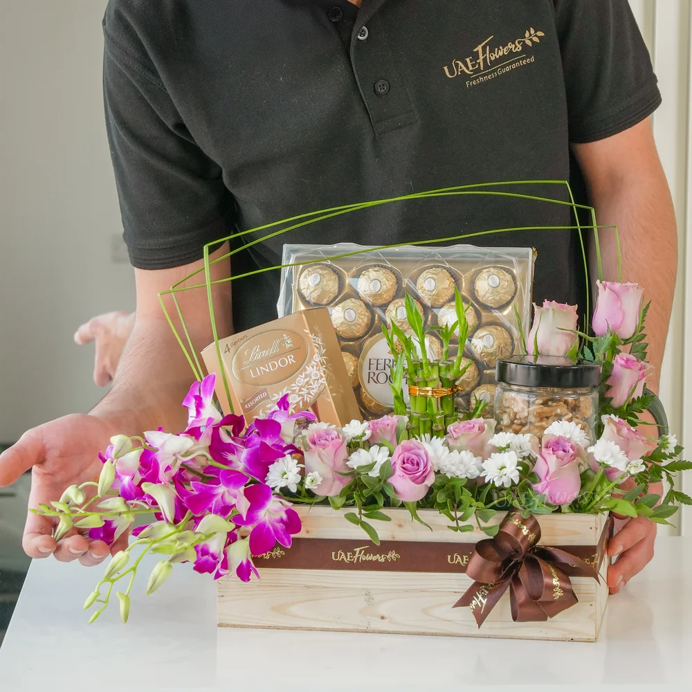 Golden Treats Hamper