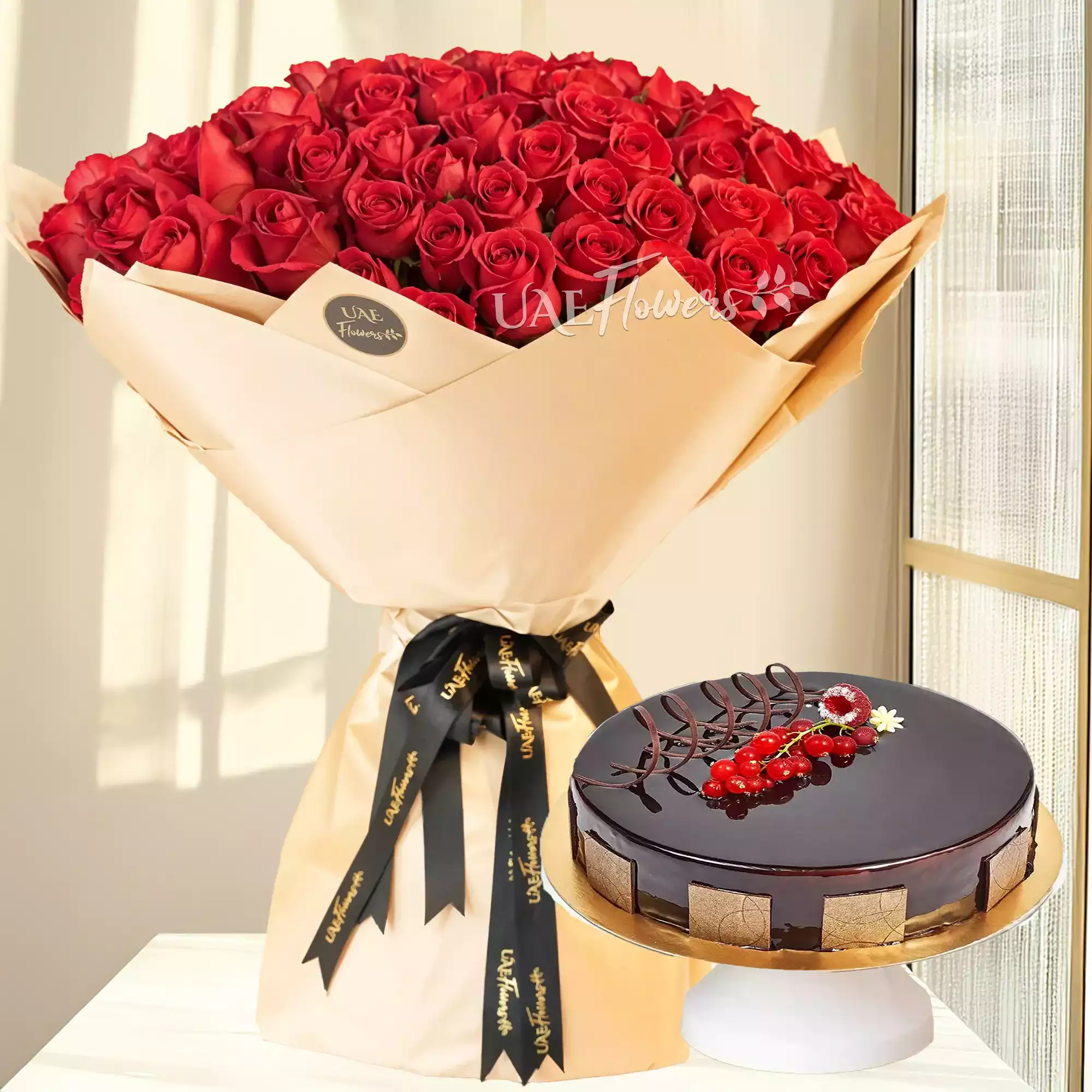 Bouquet of 100 red roses with1 kg chocolate cake