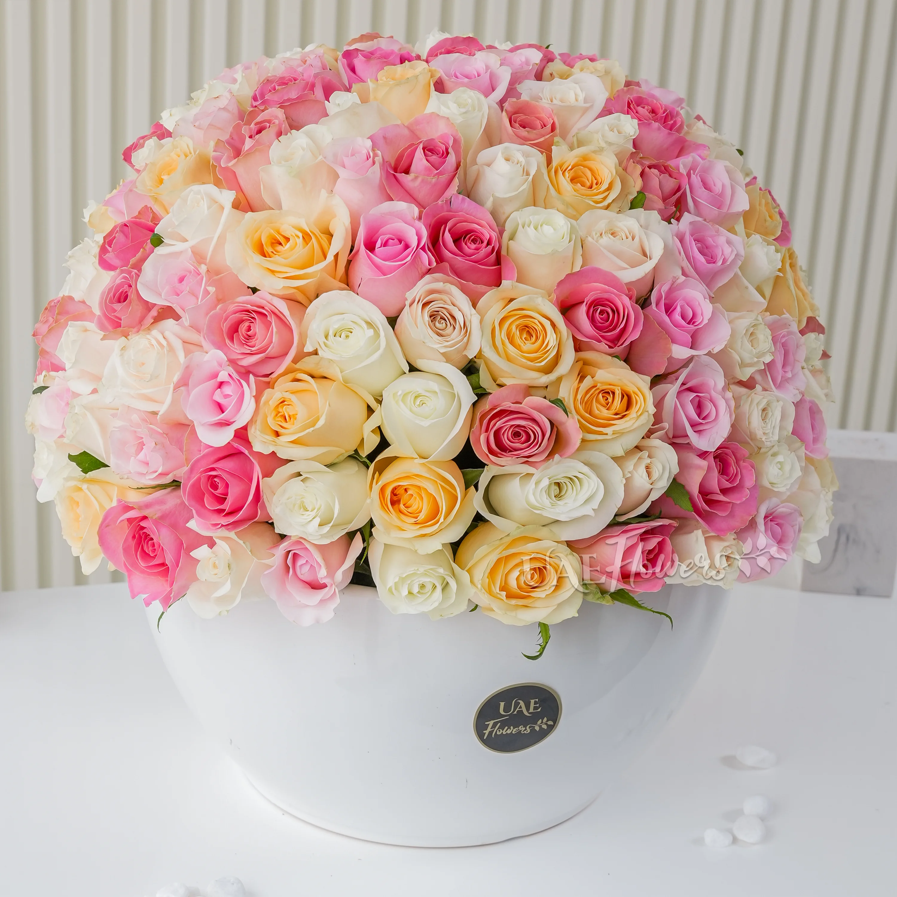 100 Mixed Pastel Roses In Ceramic Vase